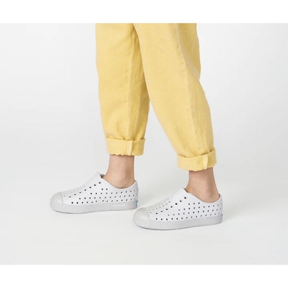 NWT! Native Jefferson Bloom Unisex Grey/Shell Speckles Slip-Ons Shoes, Sz W8/M6